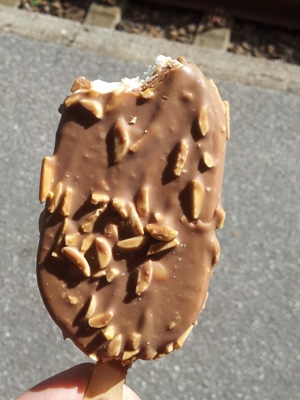 En meget velfortjent is blev nydt mens jeg ventede på toget hjem.
