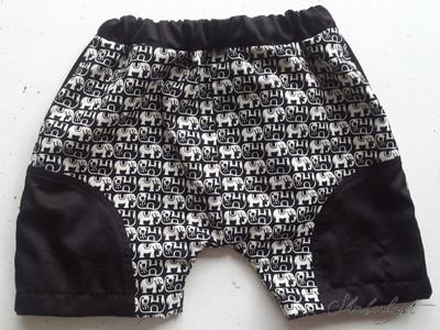 De færdige shorts forfra.
